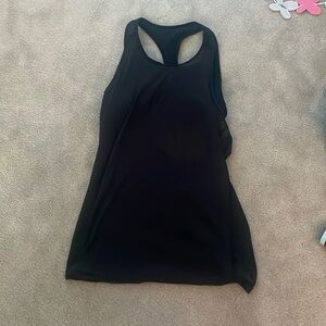 black lululemon top with built in bra size 4